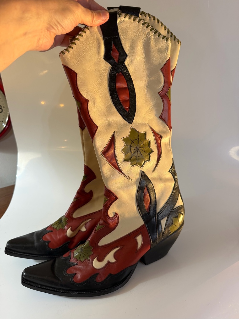 BCBGirls Vintage Patchwork Western Leather Cowboy Boots White Red Black Size 10B
